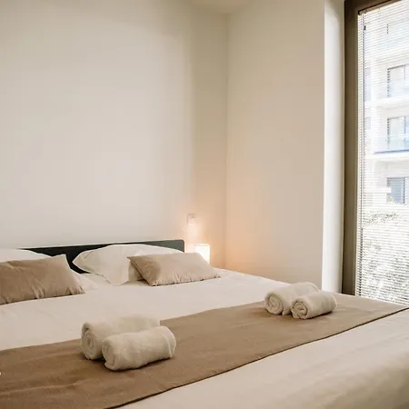 Apartment Nieuw Vlakbij Het Met Terras En Privegarage