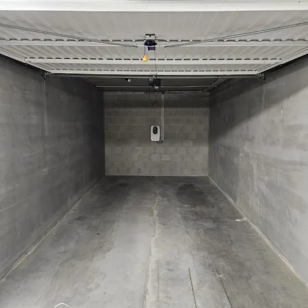 Nieuw Vlakbij Het Met Terras En Privegarage Apartamento