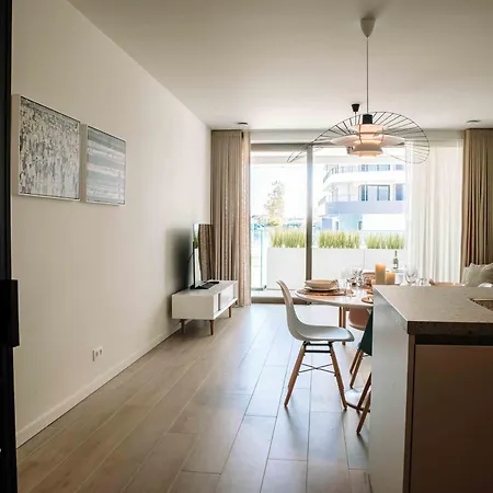 Nieuw Vlakbij Het Met Terras En Privegarage Ostend
