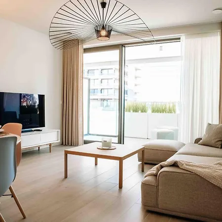 Apartamento Nieuw Vlakbij Het Met Terras En Privegarage